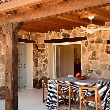 Casa En El Valle Del Tietar Séjour à la campagne *